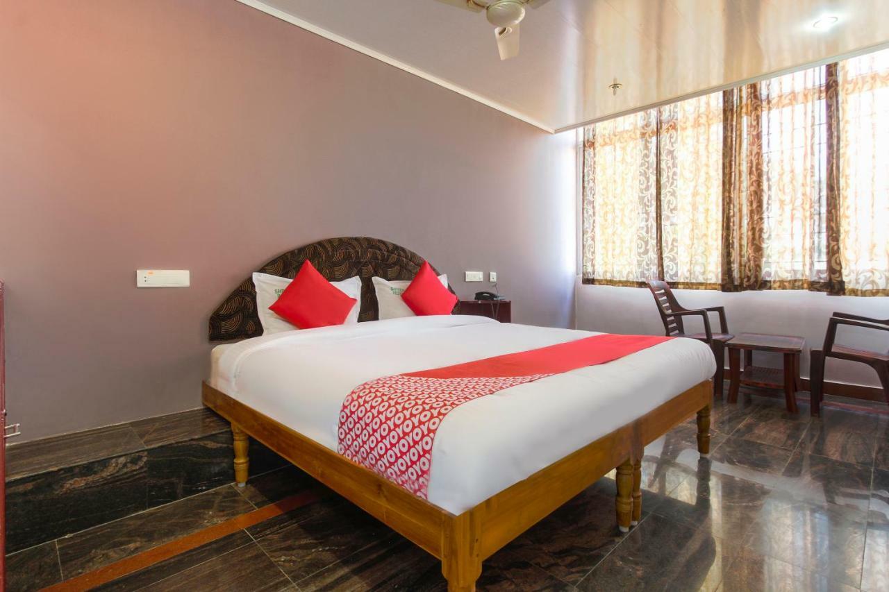 Oyo 45475 Annai Lodge Thanjavur Exterior foto